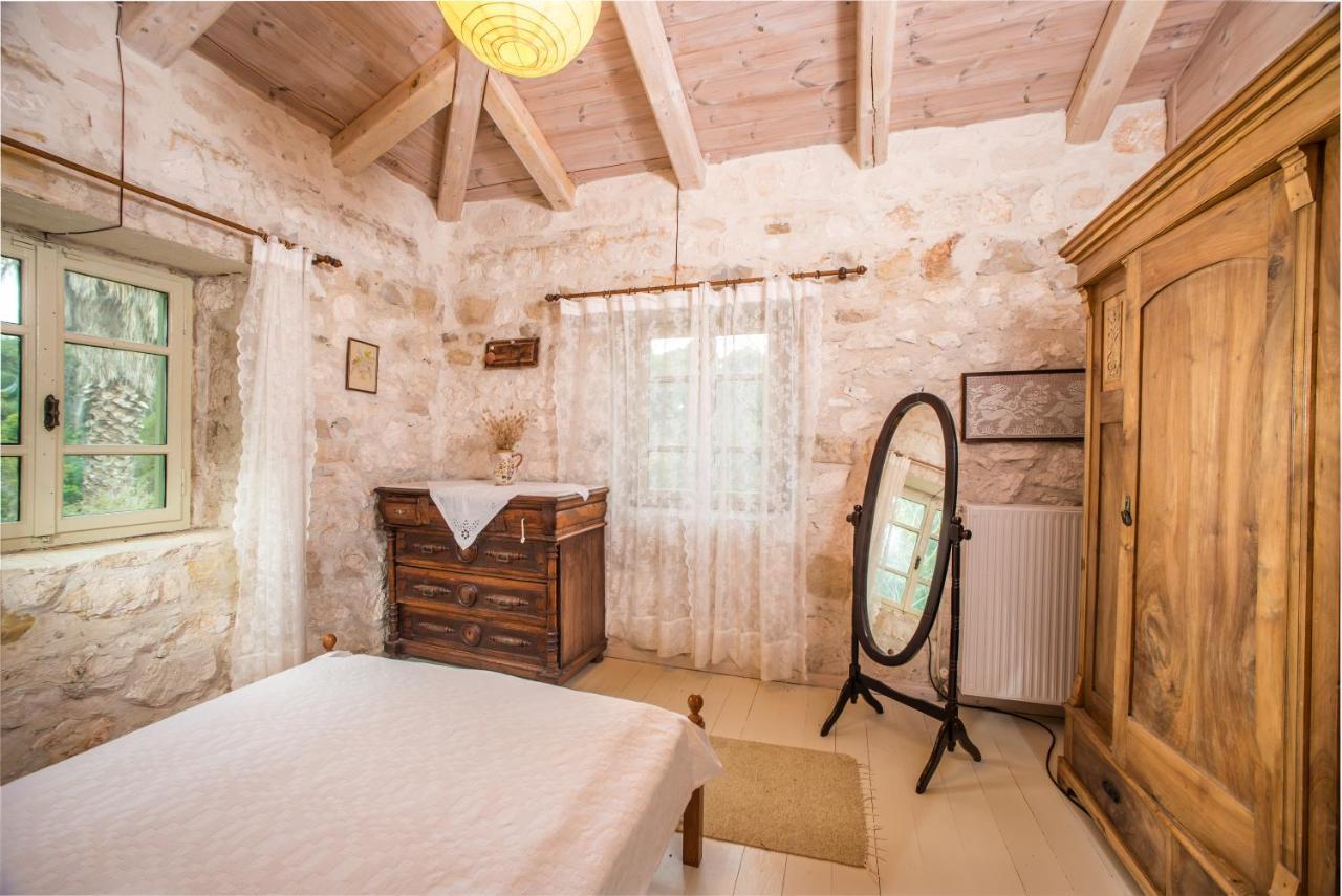 Jianni'S Villa - Stone Villa In The Greenery!! Василикос Экстерьер фото