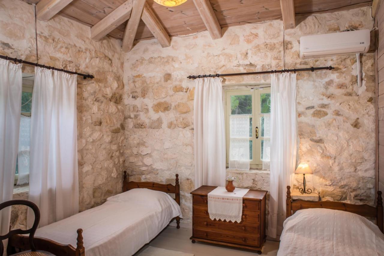 Jianni'S Villa - Stone Villa In The Greenery!! Василикос Экстерьер фото